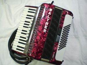 Akkordeon WALTHER Pirat 72 - 72 Bass - rot - Tasche - Gurte