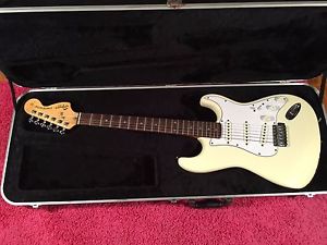 1983 1984 Fender Squire Stratocaster Made in Japan Big Headstock MIJ
