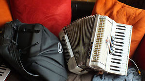 Accordéon Chromatique touche Piano - Weltmeister Barcarolle Magister 80 basses