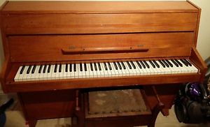Zender Upright Piano