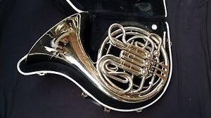 Holton H-379 Double French Horn