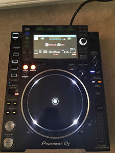 PIONEER CDJ-2000NXS2 TOUCHSCREEN PROFESSIONAL WIRELESS MULTI PLAYER DJ TURNTABLE