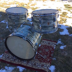 1960 Ludwig Trans (transition) badge 13/16/20 3pc drum set in Sky Blue Pearl