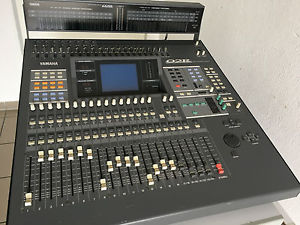 YAMAHA 02R Digital-Mischpult Version 2 + Peak Meter Bridge MB02 for 02R
