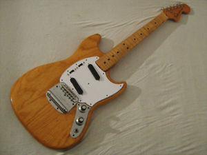 1976 FENDER MUSTANG -- made in USA