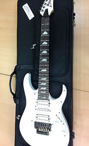 Ibanez UV71P 2016 Universe Premium electric guitar w/original softshell case