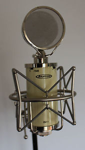 Avantone BV-1 Multi-pattern Tube Studio Microphone, perfect condition.
