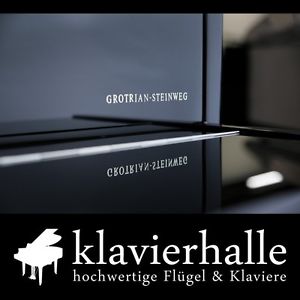 Exklusives Grotrian-Steinweg Klavier, 113cm, schwarz /chrom poliert mit Konsolen