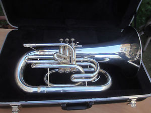 Yamaha YEP-202M  Marching Tuba  Bb Euphonium Lacquer With Case