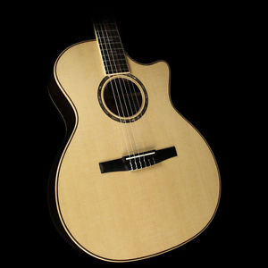 Taylor 814ce-N Grand Auditorium Nylon-String Acoustic/Electric Guitar Natural