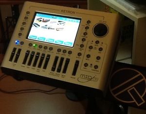 KETRON MIDJAY PRO DOPPIO LETTORE BASI MIDI, MP3, MP4 E KARAOKE+SUPPORTO+BORSA
