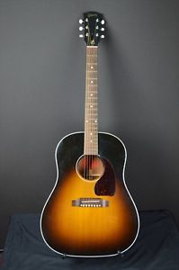*Very good* Gibson / J-45 acoustic guitar/gig bag