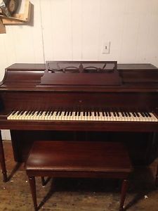 Wurlitzer Console Piano