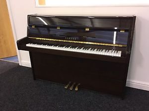 Yamaha E110 Mahogany Gloss Upright