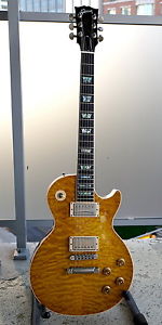 GIBSON LES PAUL ELEGANT ELECTRIC GUITAR AMAZING QUILT TOP CUSTOM SHOP FROM 2004