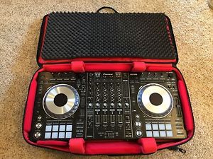 Pioneer DDJ-SZ Digital DJ Controller with Odyssey Carrying Case