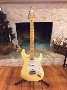 Fender FSR Stratocaster American Standard Vintage White