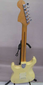 FENDER JAPAN ST type Used Pro Serviced  w/ Gigbag