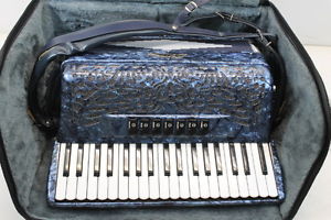 G. Verde fisarmonica elettronica pianoforte ampilificata electronic & acoustic