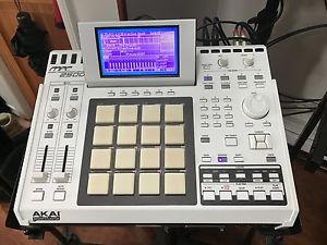 Akai MPC 2500 XL JJOS128, WHITE MAXED OUT +++ AND CASE