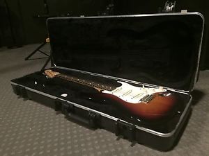 Fender American Standard Stratocaster (3-Color Sunburst/RW) + Fender Molded Case