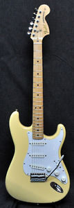 Fender Japan ST72 2007 Stratocaster Type White Electric Guitar Free Shipping