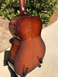 Taylor BTO Grand Concert Cedar/Fiddleback Mahog
