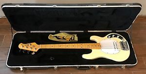 Ernie Ball Stingray 4 120013001 
