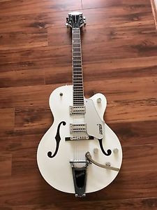 ~ Gretsch G5120 Archtop Electric Guitar ~ White ~ Includes Hard Case