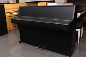 Ibach Klavier, schwarz matt, von Klavierbaumeister