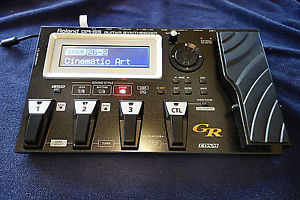 ROLAND GR-55 Guitar Synthesizer and Effects Pedal - MINT !