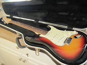 FENDER STRATOCASTER 2004 50th American Deluxe MINT Sunburst Hard case unplayed!!