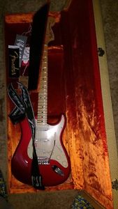 FENDER Stratocaster Yngwie Malmsteen Electric Guitar