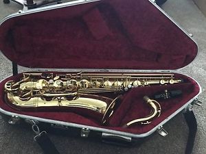 Yanigisawa 901 Tenor Sax With Hiscox Liteflite Case.