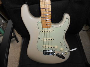 Fender Stratocaster Special Edition Vintage Blonde Tex Mex Jimmie Vaughn style