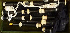 vintage Unmarked bagpipes ( missing Chanter) in Case