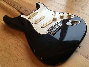 FENDER STRATOCASTER Q-SERIAL (1993-1994) 1970's REISSUE MIJ JAPAN LG HEADSTOCK