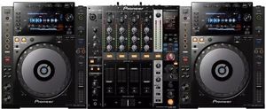 New Pioneer DJ Set: 2 CDJ 900 Turntables & 1 DJM 900 Mixer