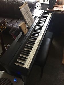 Yamaha P-255 keyboard