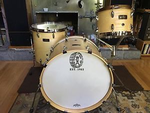 Walberg and Auge Drum Set 15x22, 8x12 16x16, 8 Ply Ash Shells Free US Shipping!!