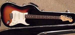 Fender American Standard Stratocaster Electric Guitar 3-Color Sunburst  Z1004722