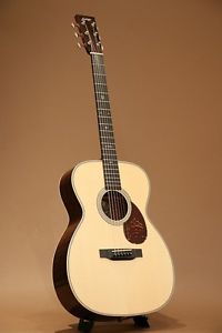 COLLINGS OM2HMRG Madagascar Rosewood 2009 Guitar Free shipping From JAPAN