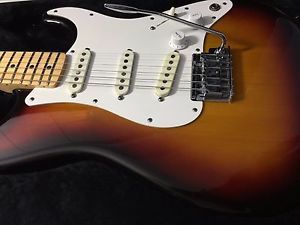 "VINTAGE" 1983 FENDER STRATOCASTER "Dan Smith" SPOTLESS!!! PERFECT!