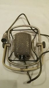 AKG D25 Vintage Studio Mic