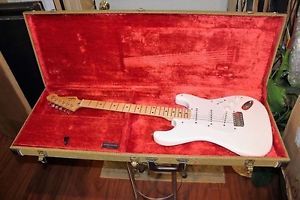 Tokai fender stratocaster  AST 56 reissue Stratocaster with case 80's minty mint