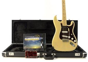 2000 Fender USA Buddy Guy Artist Stratocaster Electric Guitar - Blonde w/Case