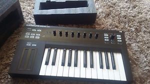 Native Instruments Komplete Kontrol 25 + Komplete 11 Upgrade (Brand New £600rrp)