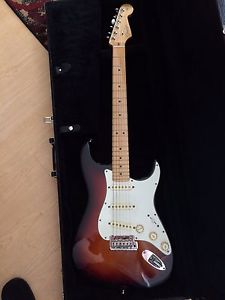 Fender American Stratocaster (Tobacco Sunburst With Case)