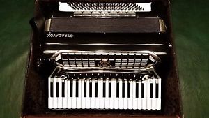 Stradavox Imperial Crown Accordion - Beautiful