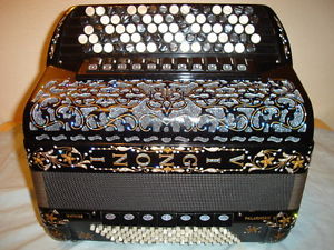 VIGNONI-PHILARMONIC 30-WATKINS/WEM OF LONDON-96 BASS CHROMATIC ACCORDION-4/5-VGC